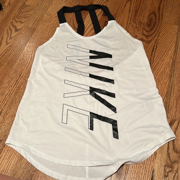 Nike workout tank bundle-3 - Picture 2 of 10